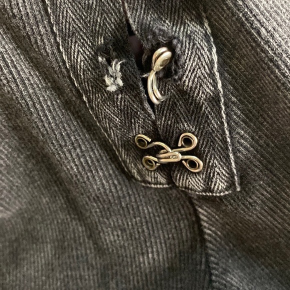 Gilded Intent Hook & Eye Closure‎ Top - Picture 11 of 11